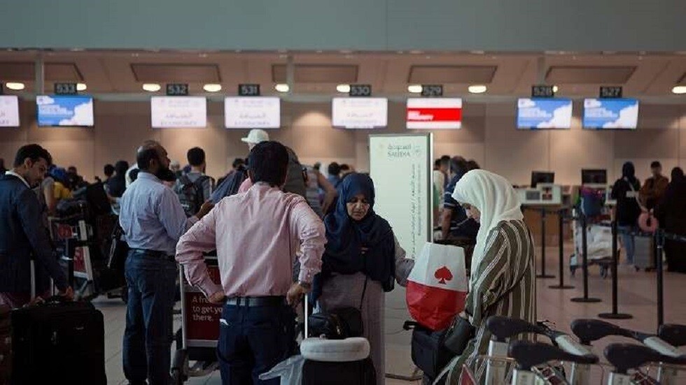 السعودية تمدد التأشيرات السياحية مجانا للعالقين في المملكة