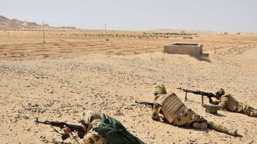 مصر.. مقتل وإصابة 5 عسكريين خلال مداهمات في محافظة شمال سيناء (فيديو)