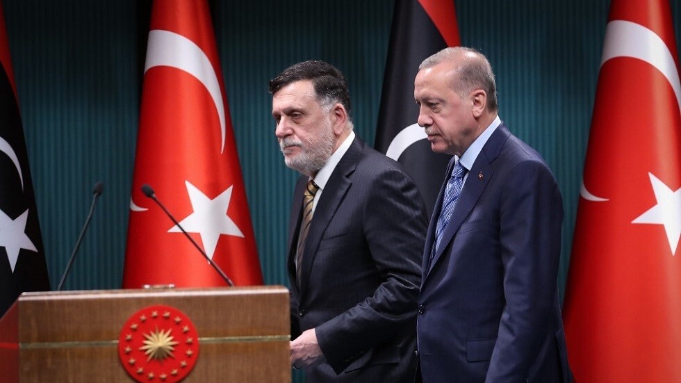 أردوغان معلقا على لحية السراج البيضاء: "تبارك الله!"