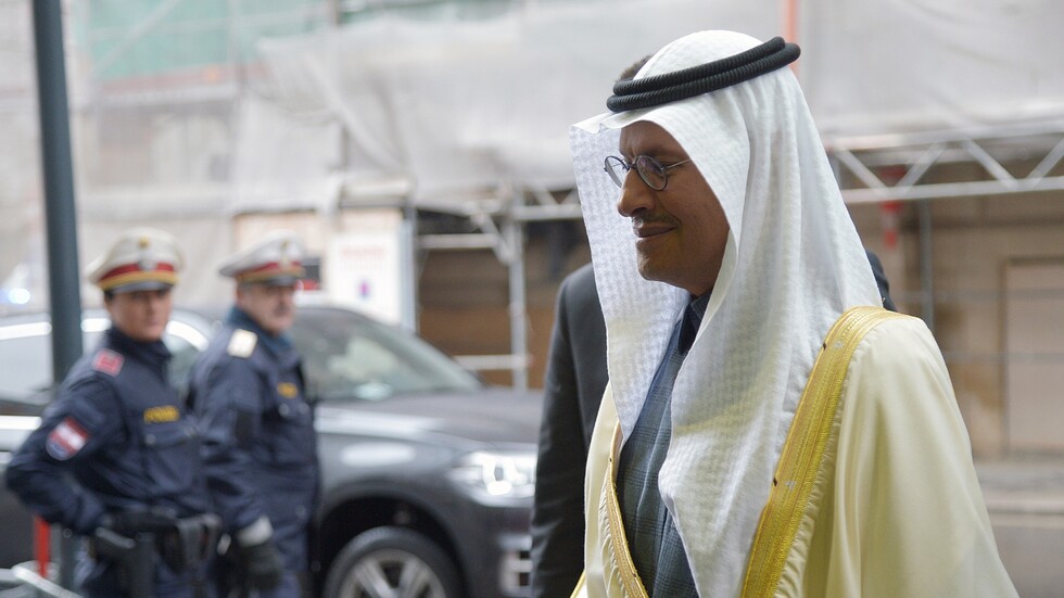 الرياض تعرب عن تفاؤل حذر باستقرار النفط