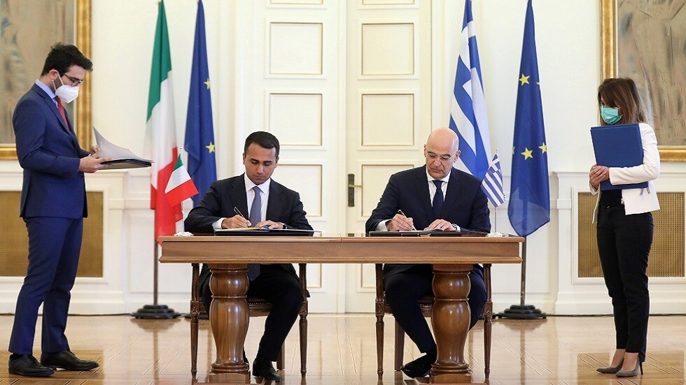اليونان وإيطاليا توقعان اتفاقا حول الحدود البحرية
