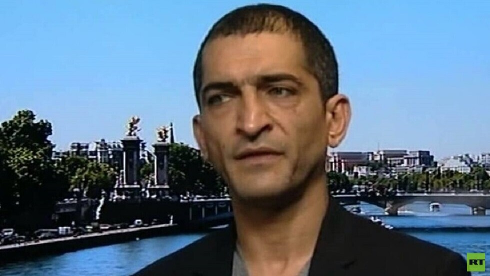 الفنان المصري عمرو واكد يعلن شفاءه ونجله من فيروس كورونا
