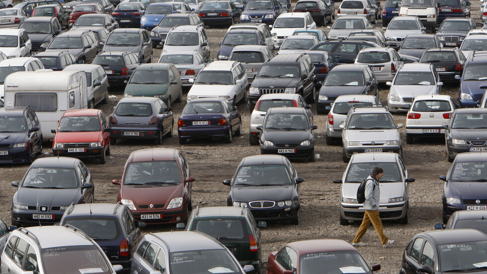 انخفاض مبيعات السيارات الأوروبية الجديدة