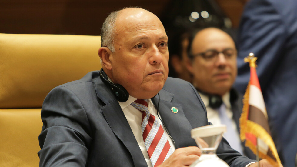 شكري يؤكد ضرورة تنشيط التعاون والتنسيق الثلاثي مع الأردن والعراق