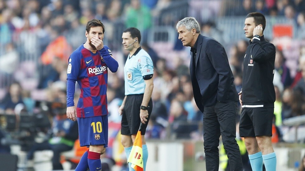 أزمة في برشلونة.. بعض لاعبي الفريق يتجاهلون المدرب ويغادرون التدريبات