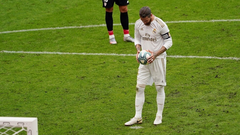رئيس الدوري الإسباني ينتقد ريال مدريد على تصرفه مع الحكام وتقنية "VAR"