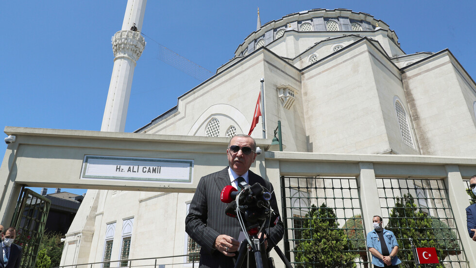أردوغان: لا نستغرب إذا ما نادوا لاحقا بتحويل الكعبة أو الأقصى إلى متحف