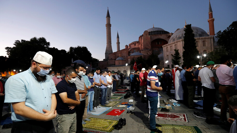 اليونان: قرار تركيا بشأن آيا صوفيا غير ضروري وتافه