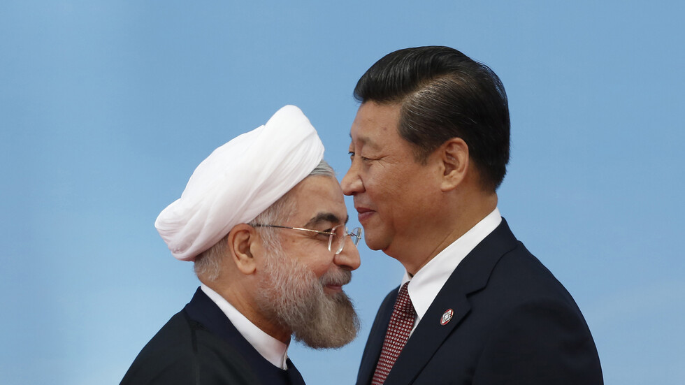 إيران تدفع الصين نحو 