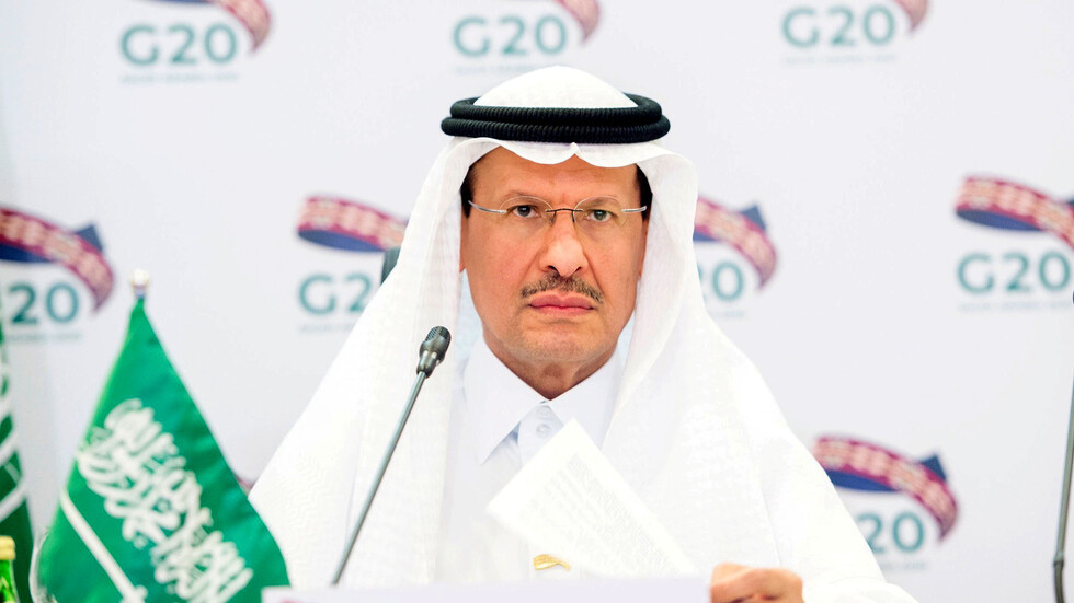 وزير الطاقة السعودي: نتحرك صوب المرحلة القادمة من اتفاق خفض إنتاج النفط