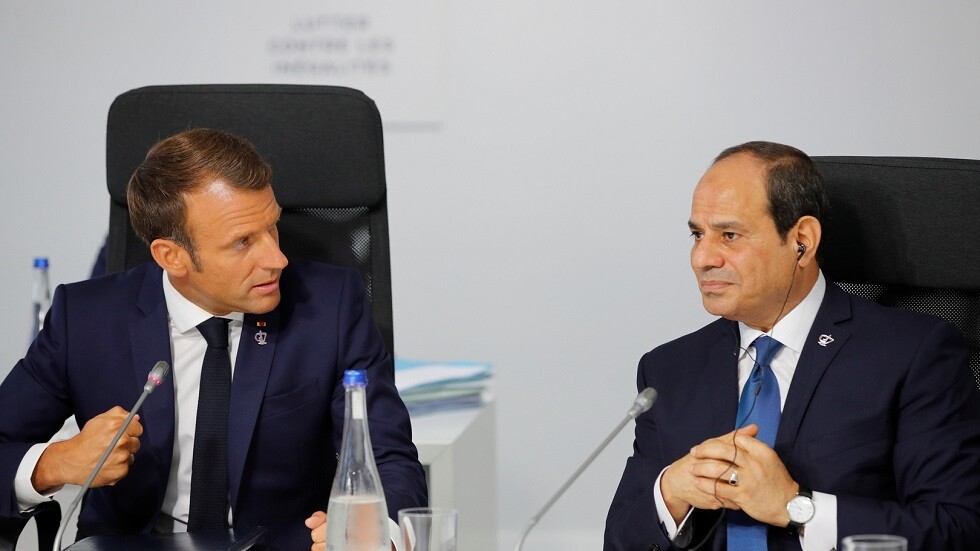 السيسي يبحث مع ماكرون الوضع في ليبيا