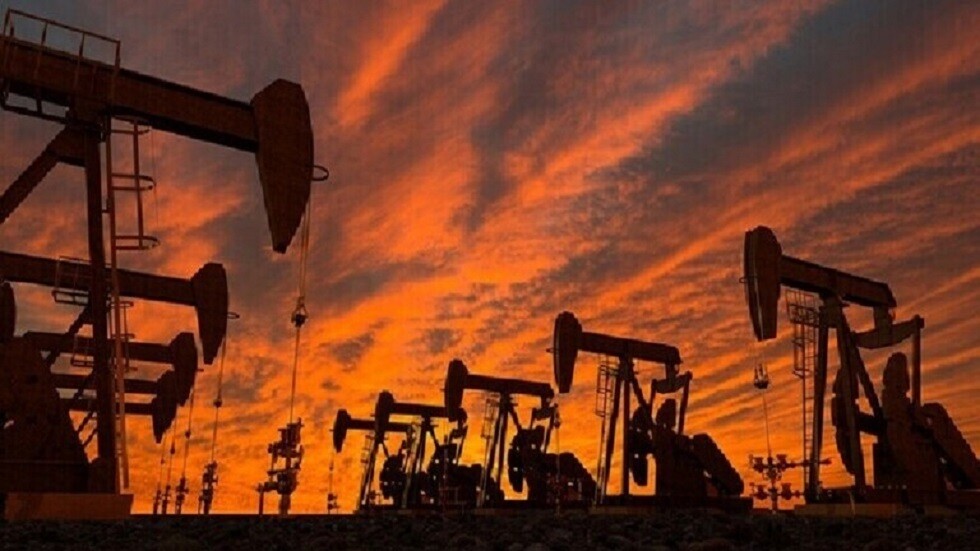 "الإيكونوميست": عصر النفط لدول الخليج العربية على وشك النهاية