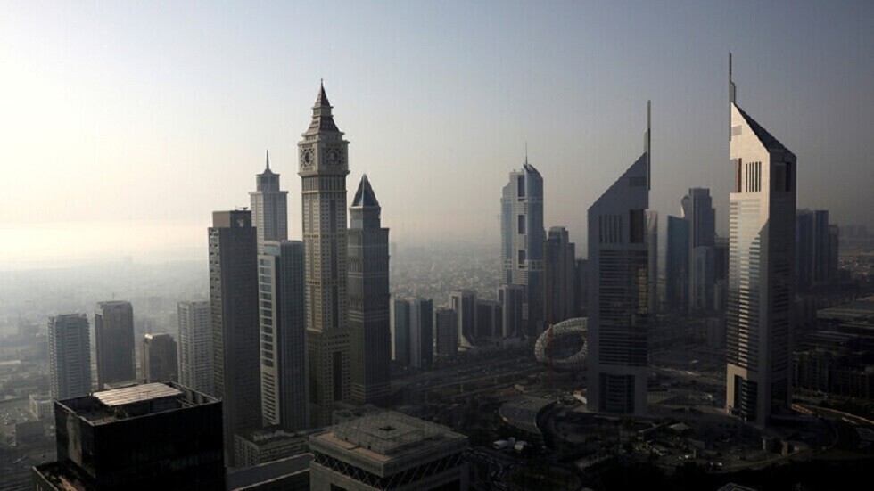 الإمارات تعيد فتح المصليات في الأبراج والمراكز التجارية بدءا من الاثنين