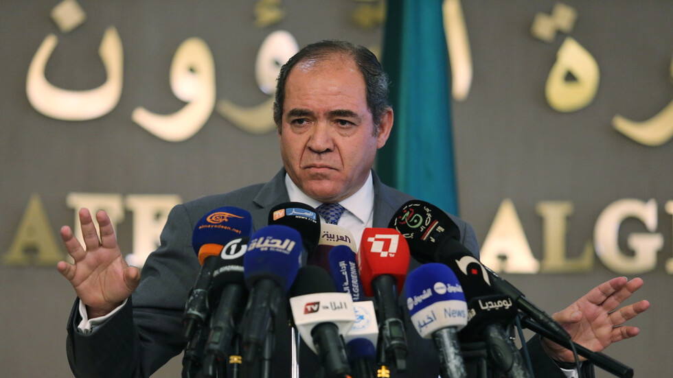 وزير خارجية الجزائر يزور روسيا