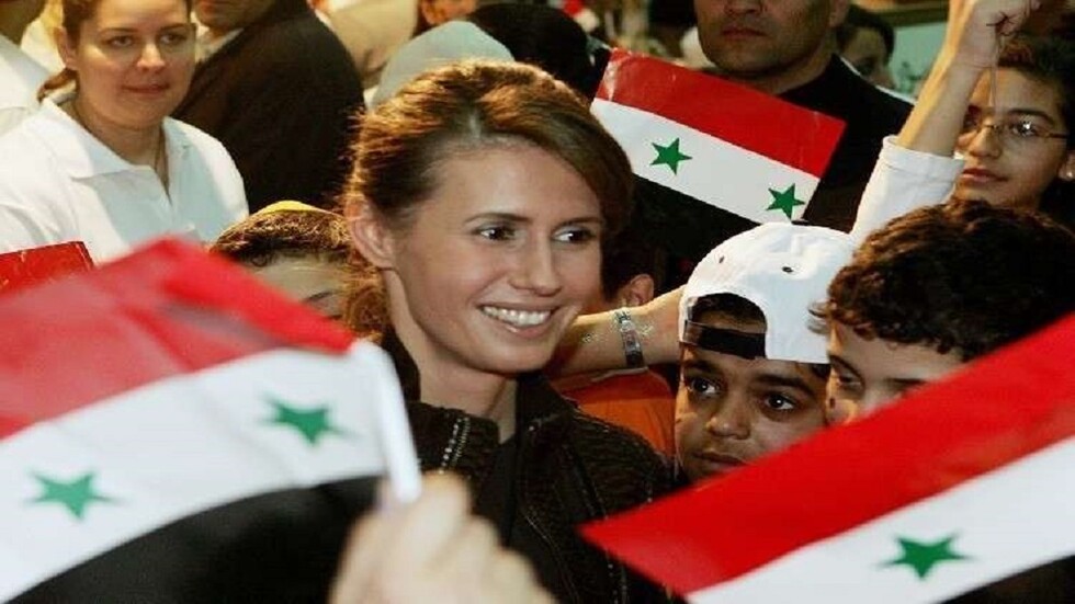 أسماء الأسد تستقبل عائلة طفلة تعرضت لاغتصاب وقتل
