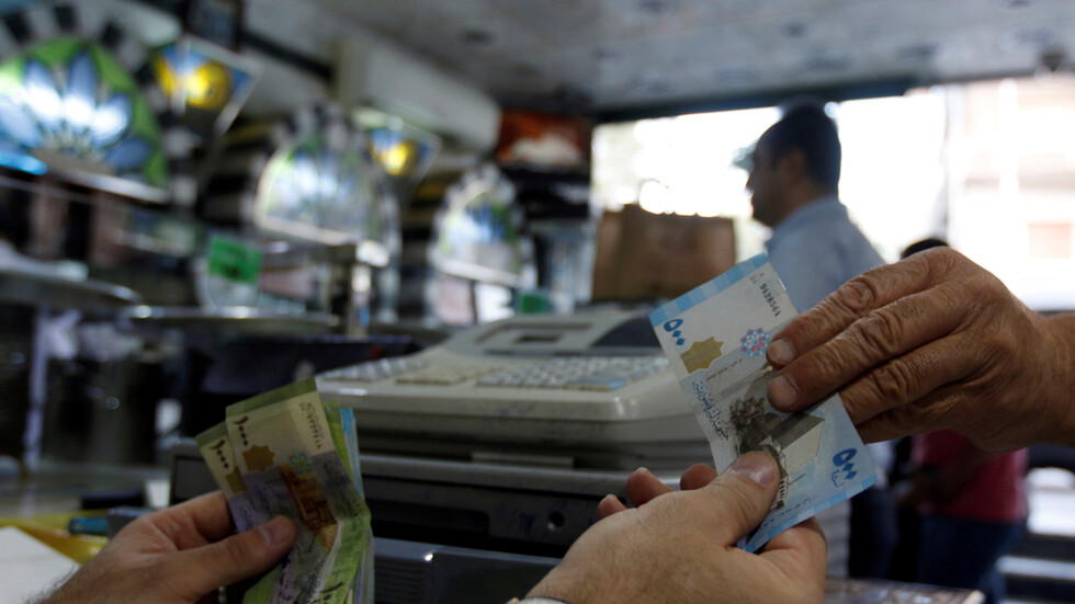 سوريا.. خبيرة تتحدث عن أسباب ارتفاع أسعار السلع رغم تحسن الليرة