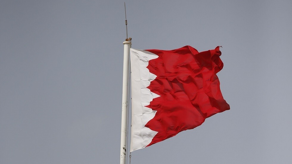 البحرين.. أحكام بالسجن وغرامات على مسؤولين في بنوك إيرانية