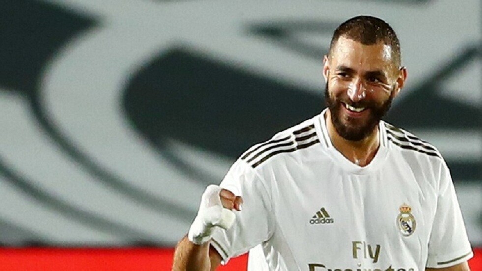 بنزيما يتوج بجائزة أفضل لاعب في ريال مدريد هذا الموسم (فيديو)