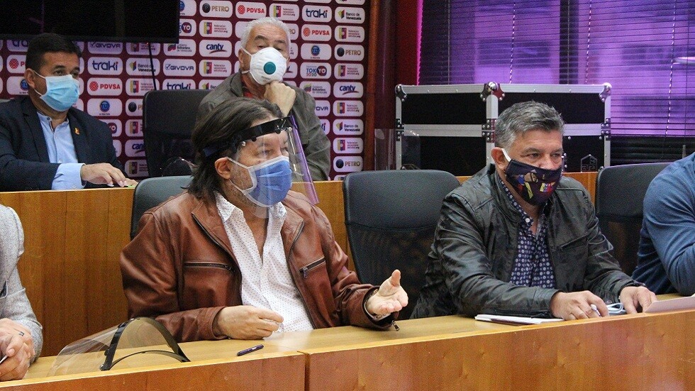 بعد القبض عليه.. وفاة رئيس الاتحاد الفنزويلي لكرة القدم