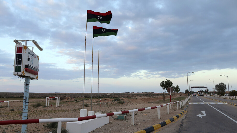 ليبيا.. مقتل ضابط رفيع متقاعد بطريقة وحشية في بنغازي