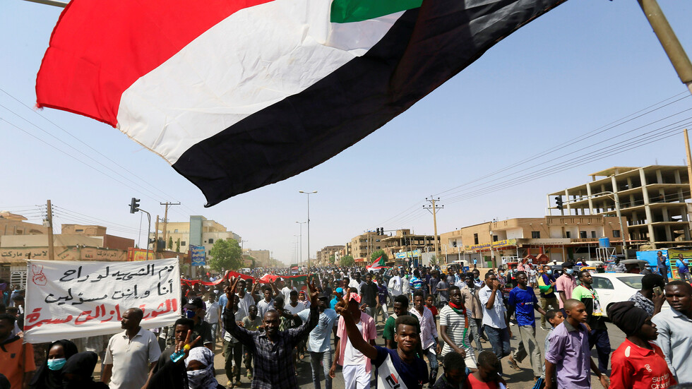 السودان.. تجمع المهنيين يدعو لمظاهرات يوم الاثنين