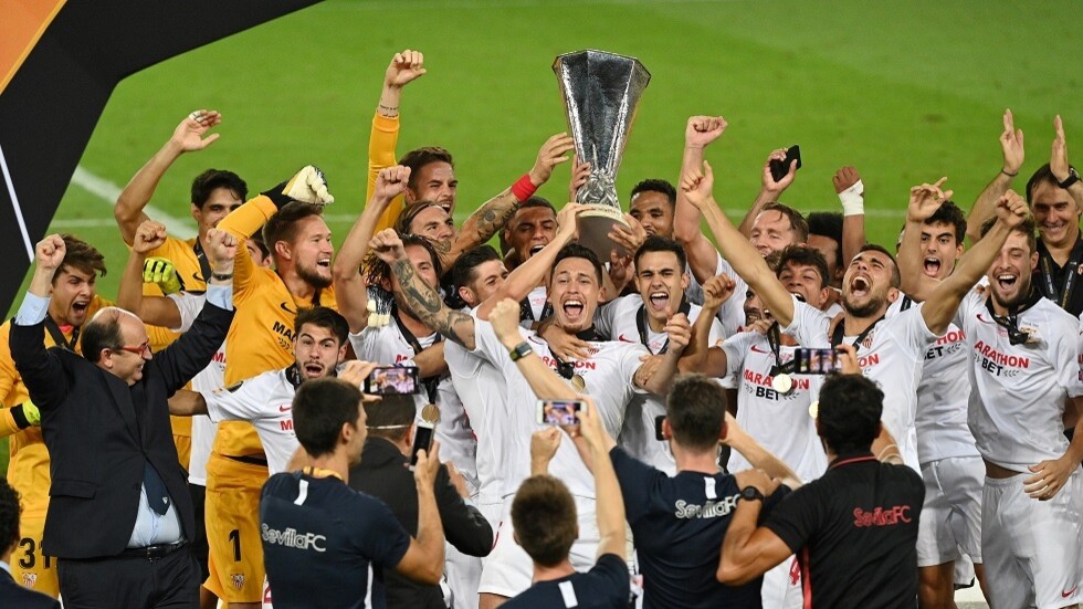 إشبيلية يروض "الأفاعي" ويرفع كأس الدوري الأوروبي (فيديو)