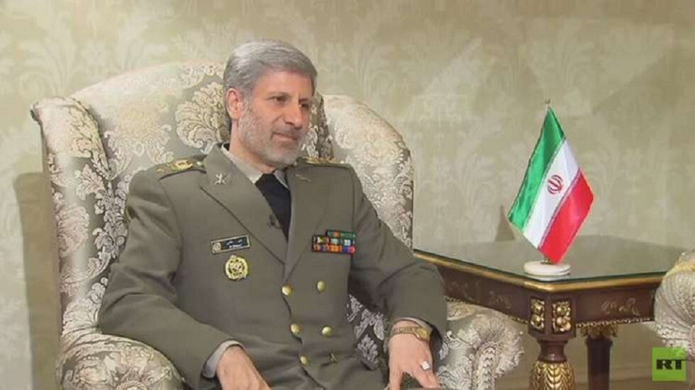 وزير الدفاع الإيراني يصل موسكو