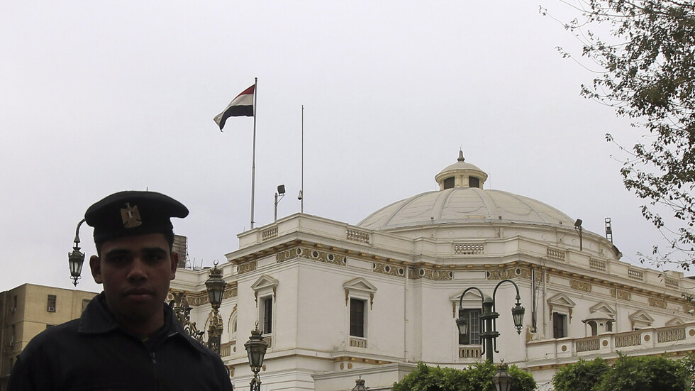مصر.. تأجيل الموافقة على قانون سبب جدلا واسعا واعترض عليه الأزهر الشريف