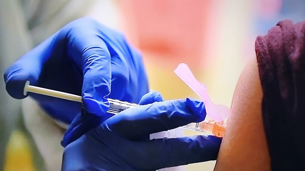 تجربة اللقاح الصيني في مدينة بطرسبورغ