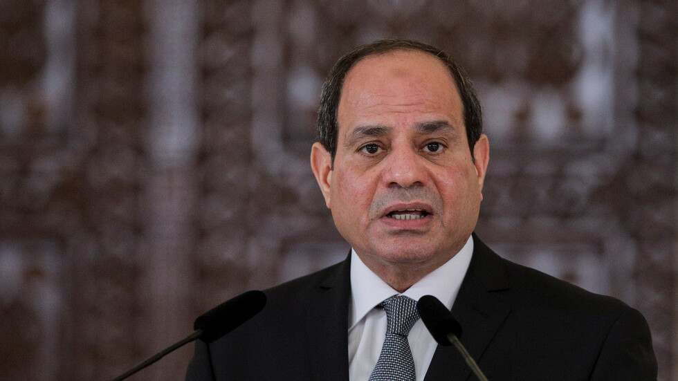 السيسي معلقا على بناء مساجد مخالفة للقانون: 