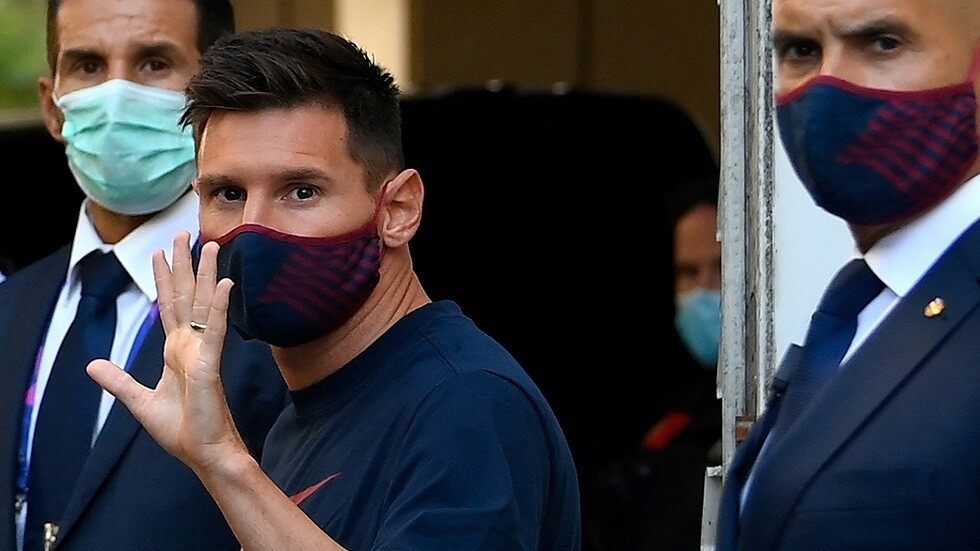 ميسي يواصل تمرده على برشلونة بحجة أنه لم يعد ينتمي للنادي
