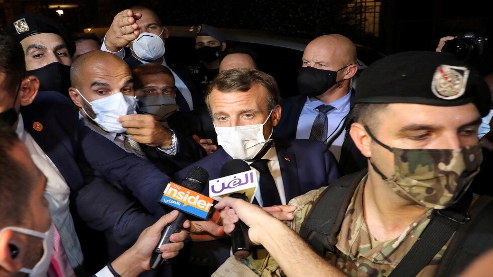 تفاصيل لقاء الساعة وربع بين ماكرون وفيروز وما قاله للمحتشدين
