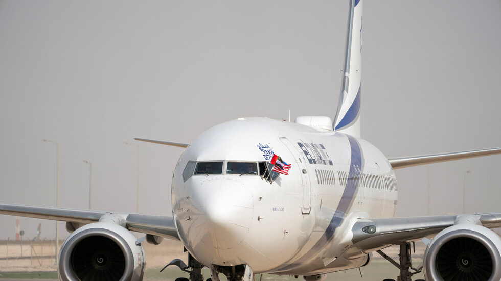 العرب يفتحون السماء لإسرائيل