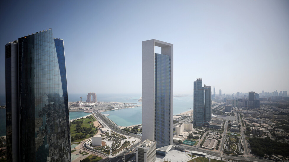 الإمارات.. الإعلان عن موعد دخول تعديلات قانون العمل حيز التنفيذ