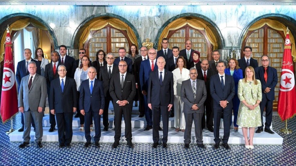 تونس.. أعضاء الحكومة الجديدة يصرحون بمكاسبهم ومصالحهم