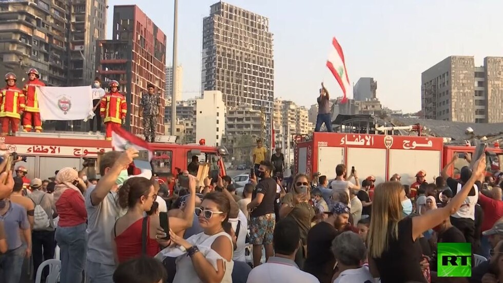 شهر مضى على انفجار بيروت.. الأذان يرفع وأجراس الكنائس تقرع