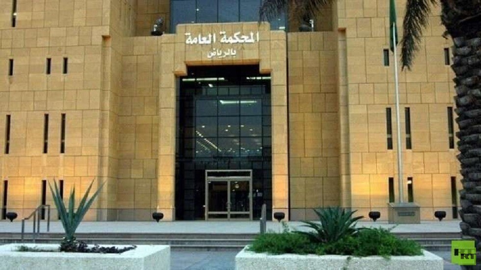 "طفل الرياض".. فيديو مؤلم لأب سعودي يعنف طفله بهدف استفزاز طليقته