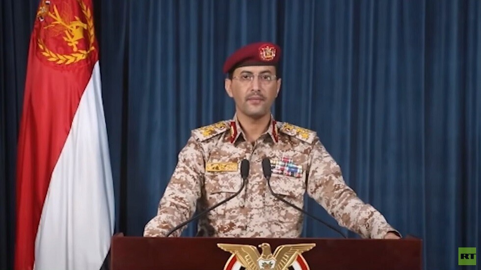 الحوثيون يعلنون استهداف مطار أبها السعودي بعدد من الطائرات المسيرة