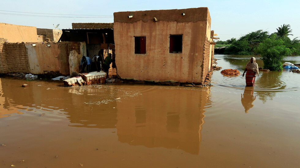 ارتفاع حصيلة ضحايا فيضانات السودان إلى 102 ودمار 70 ألف منزل