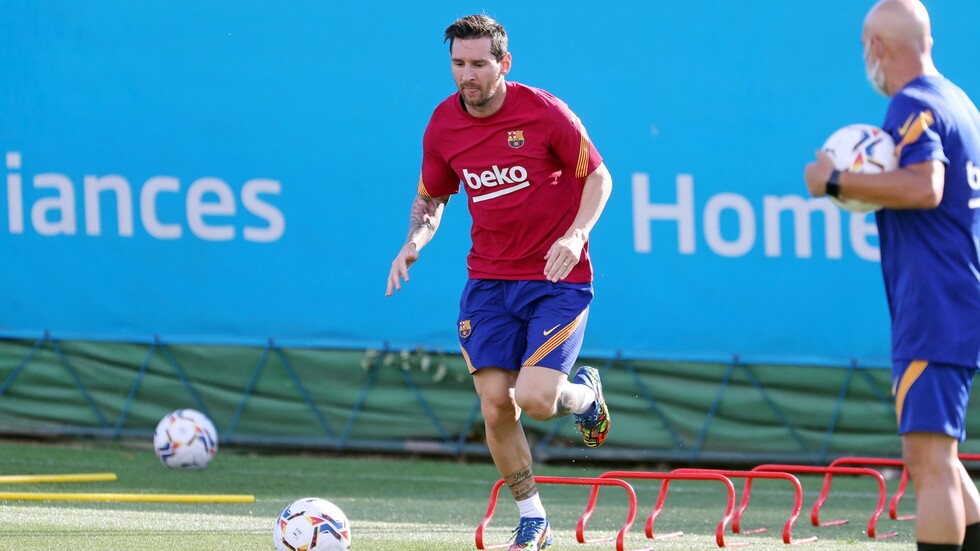 كواليس أول اجتماع بين ميسي ومدرب برشلونة الجديد