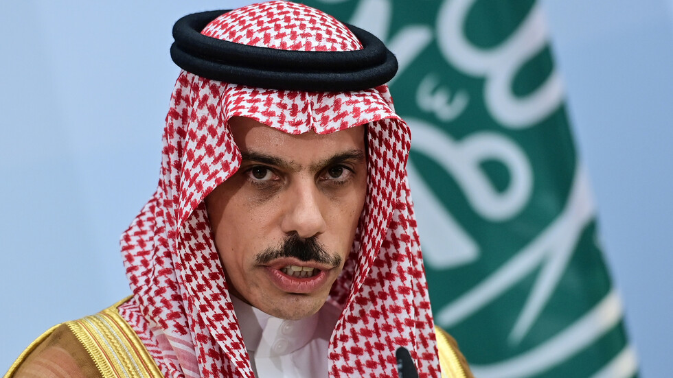الخارجية السعودية: حريصون على الحلول السياسية في المنطقة وعلى وحدة الأراضي العربية
