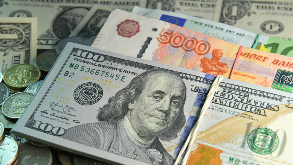 المستثمرون يواصلون استثمار أموالهم في السندات الروسية رغم التهديد بفرض عقوبات