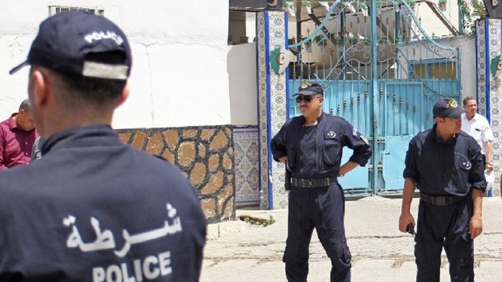 الجزائر.. توقيف المعتدين على رجال شرطة في حفل زفاف في مستغانم