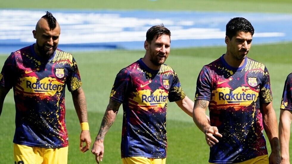 المدير الرياضي الجديد لبرشلونة يعلن رحيل فيدال