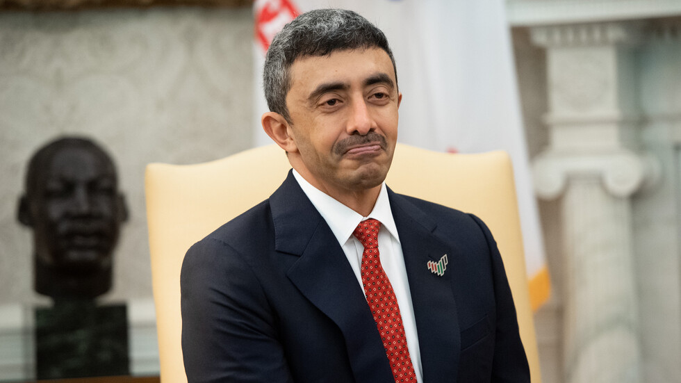 عبد الله بن زايد يعرض بفيديو إيجابيات معاهدة السلام مع إسرائيل على المنطقة