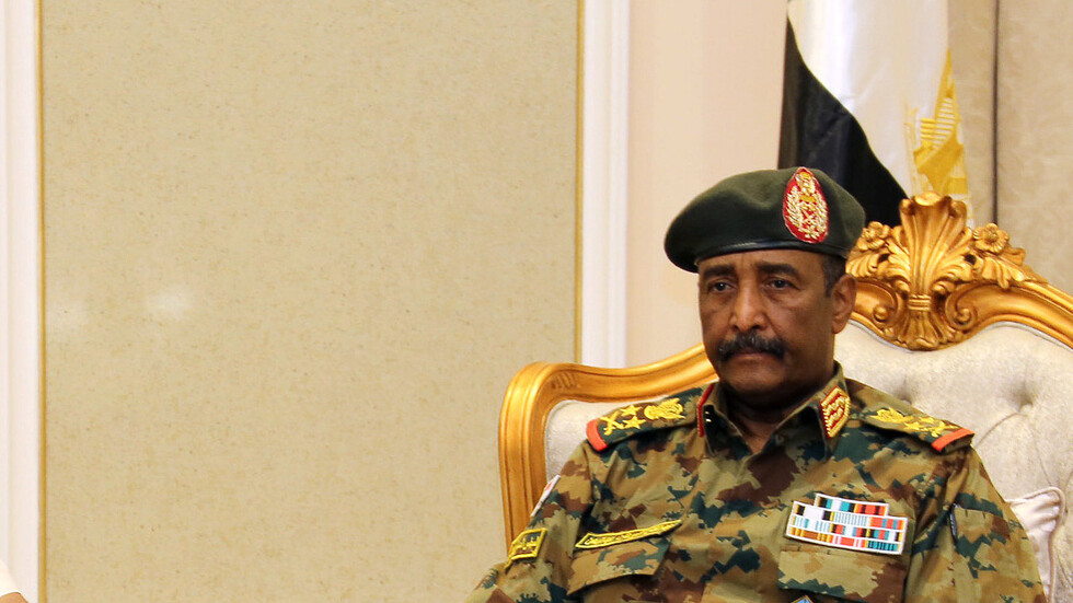 البرهان يبحث مع وفد أمريكي في الإمارات رفع اسم السودان من قائمة الإرهاب