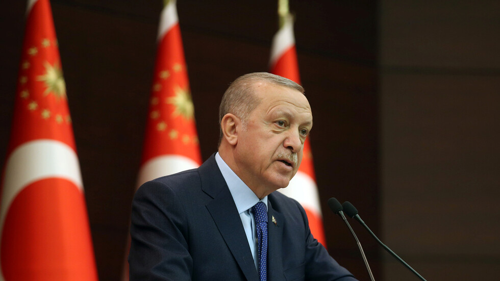 نيابة أنقرة ترفع قضية ضد صحيفة يونانية بسبب عنوان مسيء لأردوغان