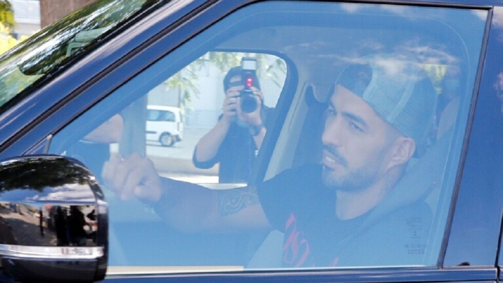أتليتيكو مدريد يعلن في بيان ضم المهاجم لويس سواريز قادما من برشلونة