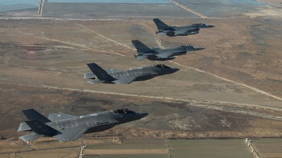 العراق.. وزير الدفاع ينفي تعثر طائرات "F16"