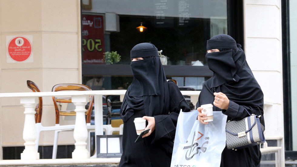 السعودية.. الموافقة على التشهير بالمتحرشين والكشف عن تفاصيل القانون الجديد